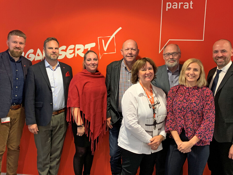 Rådgiver Eivind Vad Petersson og Jonas Løvdal, Parat-leder Unn Kristin Olsen, stortingsrepresentant Øystein Langholm Hansen (Ap), nestleder i Parat Anneli Nyberg, stortingspolitikerne Svein Roald Hansen (Ap) og Arild Grande (Ap), forh.Tonje Krakeli Sneen.