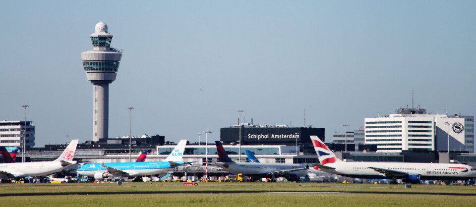 – Selv om Norge ikke er en del av EU, så er det viktig at også Norge støtter oppunder en sosialt ansvarlig luftfart i hele Europa, sier Parat-leder Unn Kristin Olsen. Her fra Schiphol i Nederland.