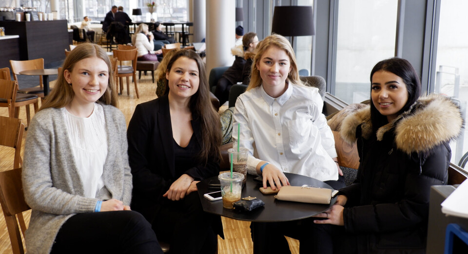 Fra venstre: Hele Sofie Bakke, Valentina Gandolfi, Helene Haddeland og Hana Honar. Foto: Arve Sigmundstad