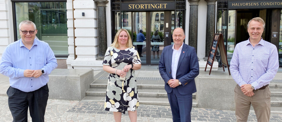 F.v.: Bård Hoksrud, Unn Kristin Olsen, Morten Stordalen og Trond Solberg. Foto: Vetle Daler