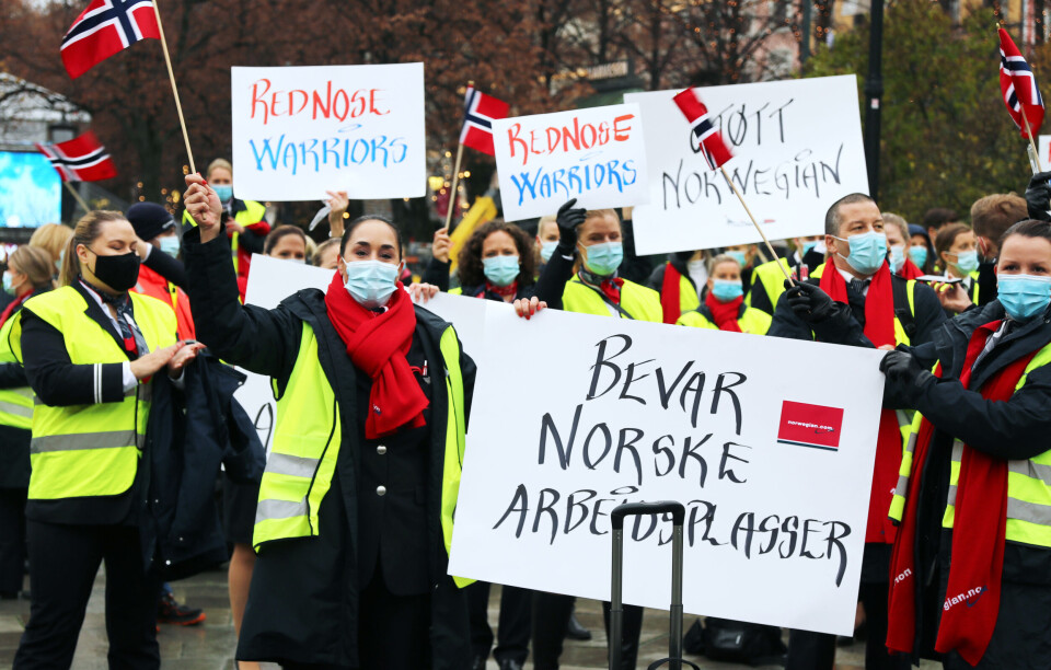 200 Norwegian-ansatte markerte sin støtte til eget selskap. Foto: Helene Husebø