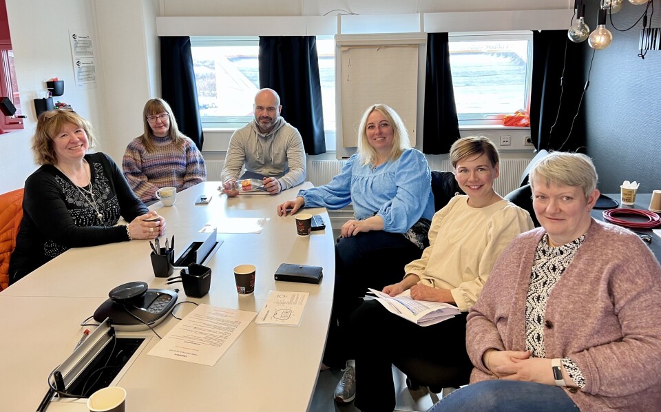 Leder i Parat, Unn Kristin Olsen, og nestleder Anneli Nyberg, på besøk hos medlemmer i Statens vegvesen, Vadsø.