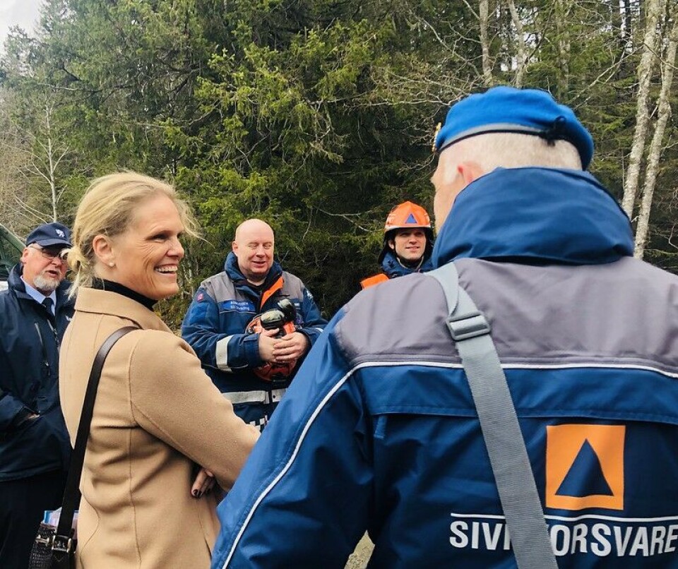 Samfunnssikkerhetsminister Ingvil Smines Tybring-Gjedde (Frp), her fotografert under et besøk hos Sivilforsvaret i Sør-Trøndelag. Foto: Justisdepartementet