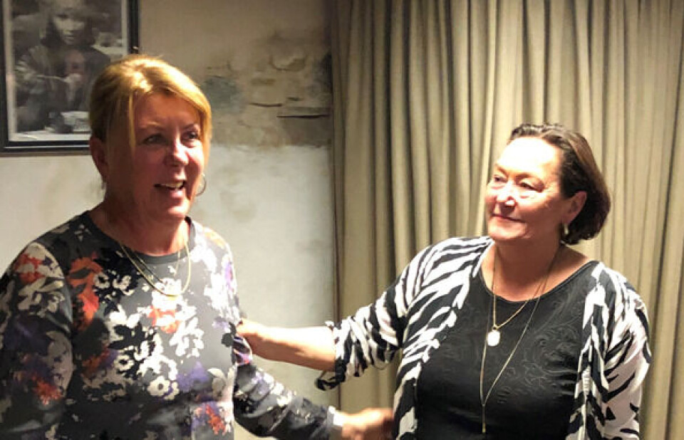 F.v: Årets tillitsvalgt May Jorid Aamo og leder av Parat Media Liz Ovesen. Foto: Rune Berge.