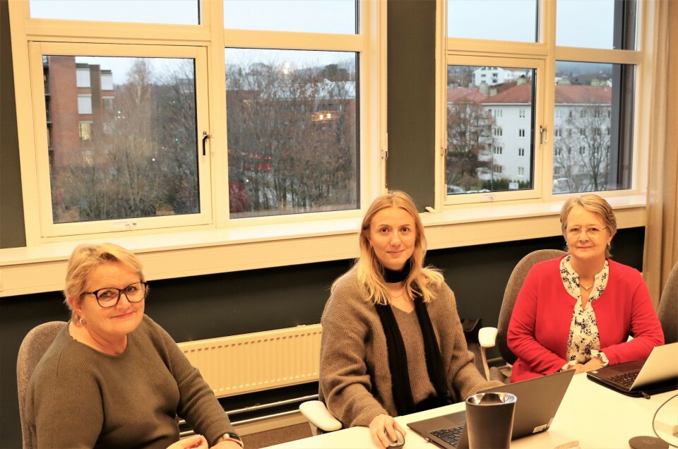 Parats forhandlingsutvalg med sentralstyremedlem i ThsF, Ellinor Brattset, forhandler i Parat, Tonje Krakeli Sneen, og leder i ThsF, Anne-Gro Årmo.