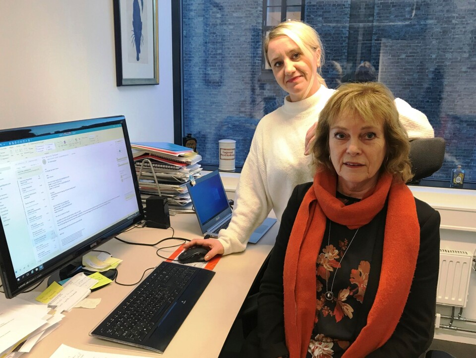 Irene Hope (foran) og Bodil Røkke vil ha felles informasjon om legemiddelmangelen