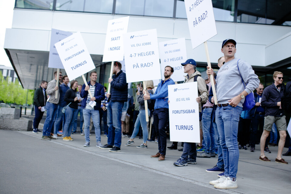 Stort fremmøte av piloter på årets 1. mai-seminar i YS-kantina i Lakkegata i Oslo. Piloter fra både Parat og LO gikk under felles paroler i 1. mai-toget. Foto: Nicklas Knudsen.