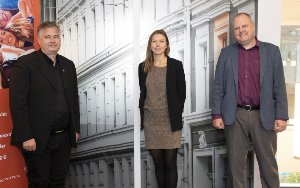 F.v.: Kjell Morten Aune, forhandlingsleder i Parat, Josefine Wærstad, YTF, og Bård Westbye, forhandlingsleder i Virke. Foto: Helene Husebø