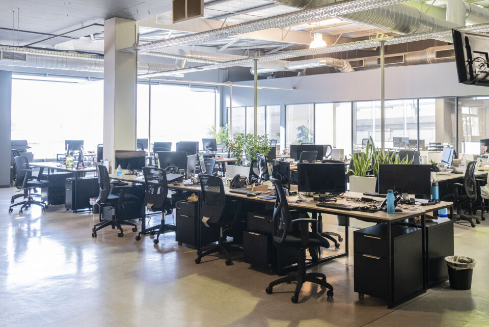 Folk som deler kontor eller jobber i åpent kontorlandskap har høyere risiko for sykemelding. Foto: iStock.