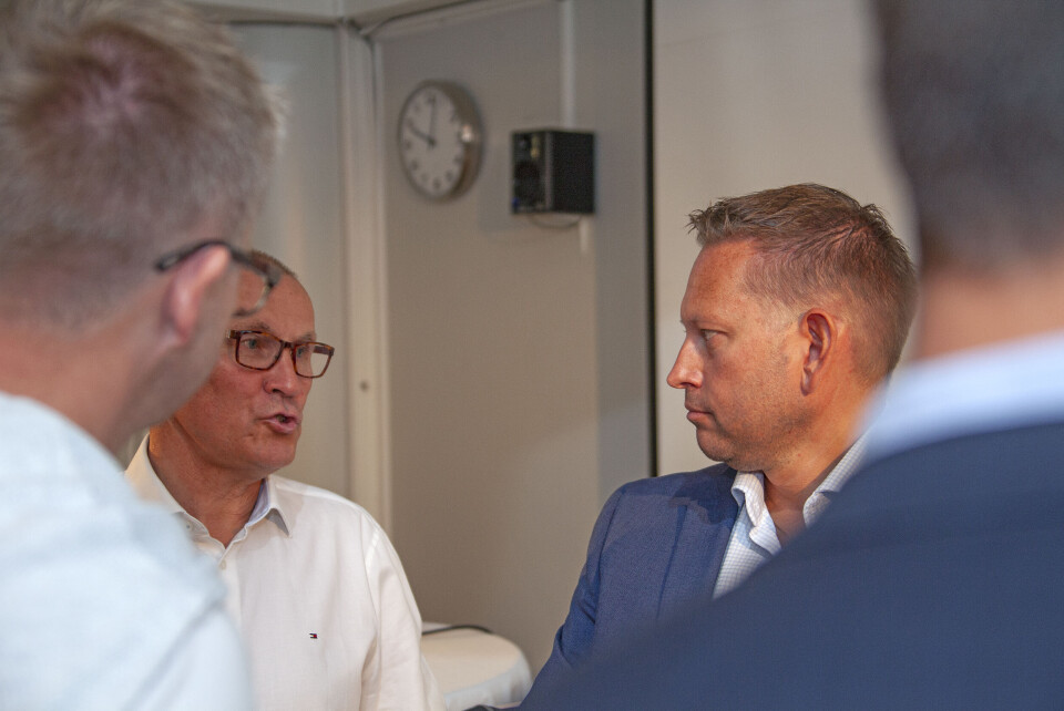 Avdelingsdirektør for IT i Domstoladministrasjon Olav Aasen i diskusjon med Parats nestleder Vegard Einan. Foto: Trygve Bergsland.