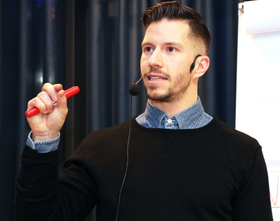 – Hvilke spørsmål vi stiller oss selv påvirker handlingene våre, sier mental trener Alexander Aalerud. Foto: Helene Husebø