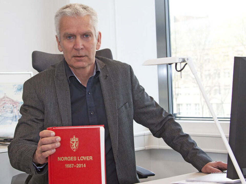 Parats advokat Anders Lindstrøm minner om at julebonus er lønn og det skal trekkes skatt og du får feriepenger av bonusen