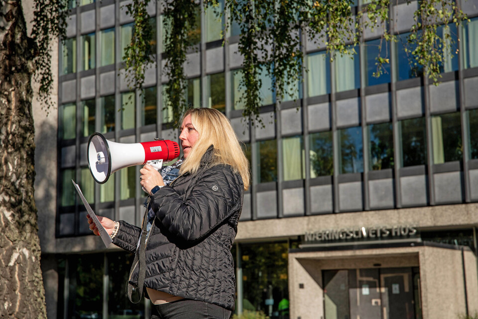Hundre streikende vektere utenfor NHO