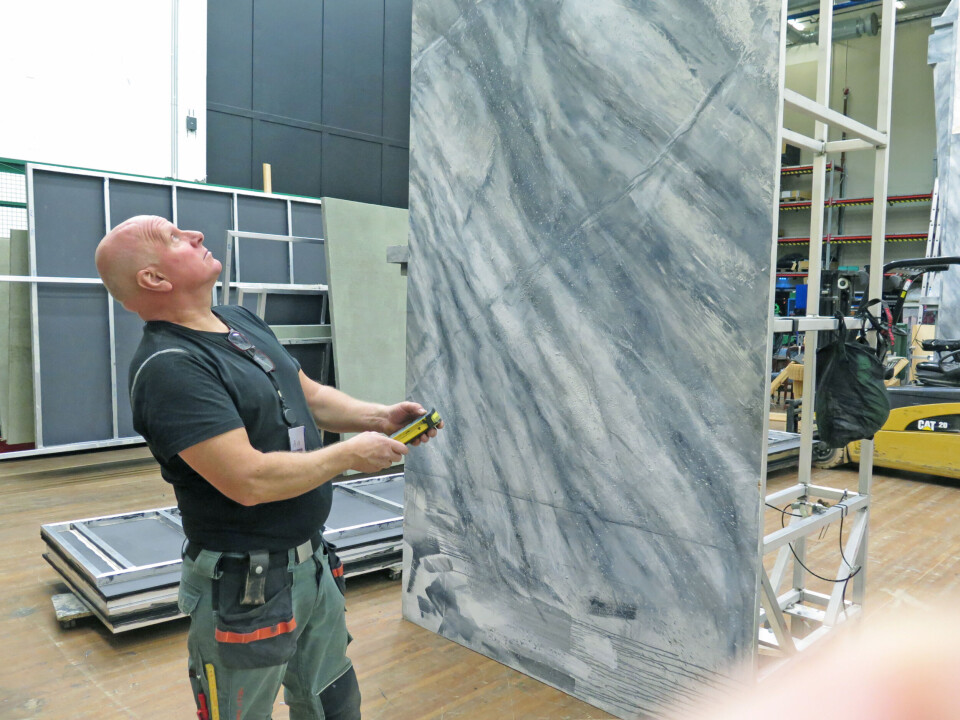 Lasse Evje jobber på norges største scene –Den Norske Opera og Ballett. Foto: Tellef Øgrim.