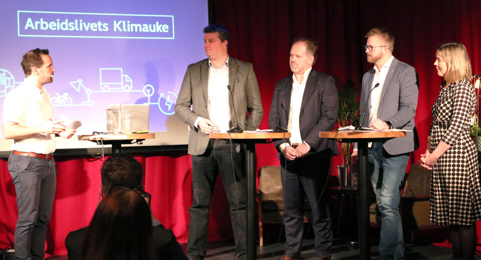 Arbeidslivets Klimauke inviterte til debatt. F.v. debattleder Stig Arild Pettersen, Hans Christian Gabrielsen, Per Øyvind Langeland, Hans Kristian Skjæggerud og Anne Turid Wikdahl. Foto: Helene Husebø