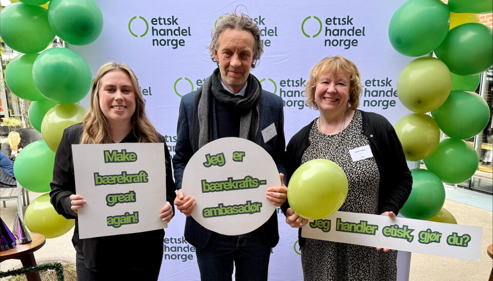 Fra venstre: Marie Gausel (rådgiver i Parat), Rolf A. Vestvik (kommunikasjonssjef i YS) og Anneli Nyberg (rådgiver i Parat). De representerte Parat og YS på Etisk handel-konferansen 29. april.