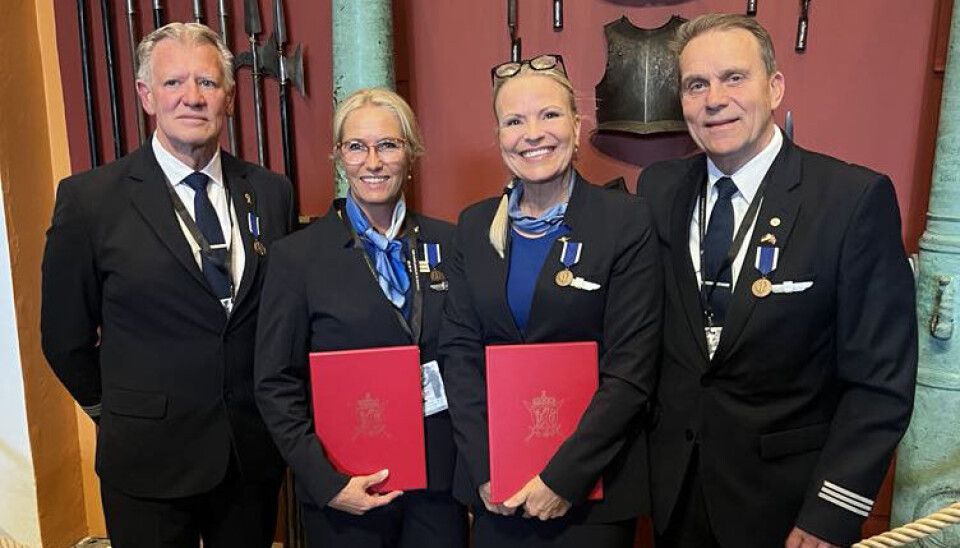 F.v. Ulrich Schieren, Line Andresen, Anne Elisabeth Egeberg og Tore Magnus Holtan. SAS-ansatte hedret for Ukraina-innsats 8. mai 2025.. Fv. Ulrich Schieren, Line Andresen, Anne Elisabeth Egeberg og Tore Magnus Holtan.