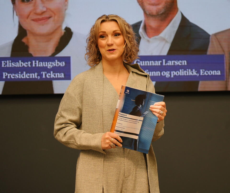 Digitaliserings- og forvaltningsminister Karianne Tung mottok rapporten fra SINTEF og varslet at Norge skal bli verdens mest digitaliserte land innen 2030.