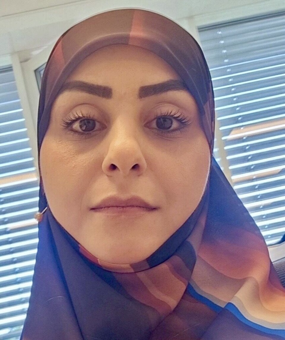 Adraa Al-Araji underviser framtidige apotekteknikere, men skolene har ikke tilgang til de nye systemene elevene møter i praksis.