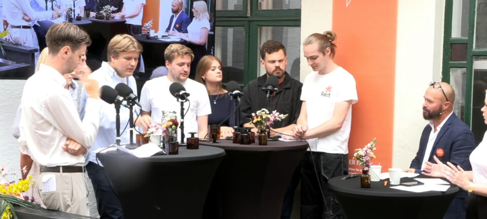 De unge diskuterer framtida: Unge møter tøffere inngang til arbeidslivet, samtidig som staten må prioritere knallhardt: Forsvar, beredskap, eldreomsorg og politi krever økte ressurser. Så hva skal vike? Og har unge fortsatt en plass i det som prioriteres? De unge diskuterer framtida: Unge møter tøffere inngang til arbeidslivet, samtidig som staten må prioritere knallhardt: Forsvar, beredskap, eldreomsorg og politi krever økte ressurser. Så hva skal vike? Og har unge fortsatt en plass i det som prioriteres?